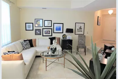 1900 Oceanwalk Lane #117, Lauderdale by the Sea, FL 33062 - Photo 3