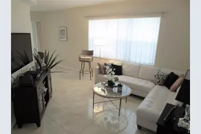 1900 Oceanwalk Lane #117, Lauderdale by the Sea, FL 33062 - Photo 5