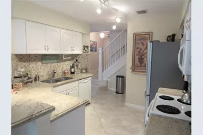 1900 Oceanwalk Lane #117, Lauderdale by the Sea, FL 33062 - Photo 9
