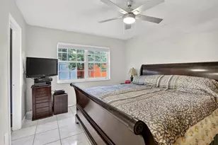 1411 NW 89th Ave, Pembroke Pines, FL 33024 - Photo 19