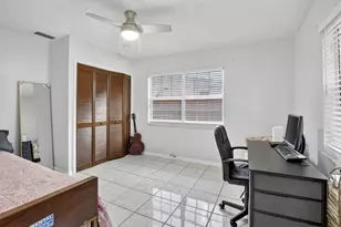 1411 NW 89th Ave, Pembroke Pines, FL 33024 - Photo 25