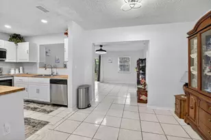 1411 NW 89th Ave, Pembroke Pines, FL 33024 - Photo 9