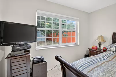 1411 NW 89th Avenue, Pembroke Pines, FL 33024 - Photo 25