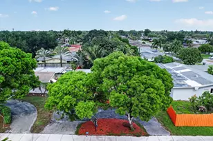 1411 NW 89th Ave, Pembroke Pines, FL 33024 - Photo 47