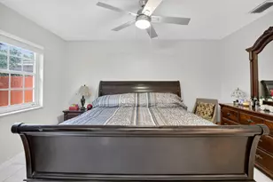 1411 NW 89th Ave, Pembroke Pines, FL 33024 - Photo 15