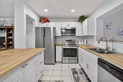 1411 NW 89th Avenue, Pembroke Pines, FL 33024 - Photo 7