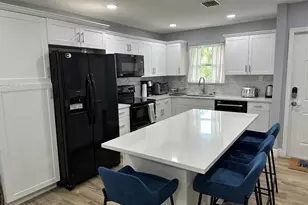 1392 Riverside Cir, Wellington, FL 33414 - Photo 3