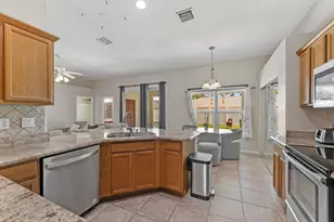 107 Sycamore Dr, Royal Palm Beach, FL 33411 - Photo 17
