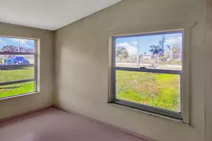 314 Dickson Dr, Fort Pierce, FL 34982 - Photo 5