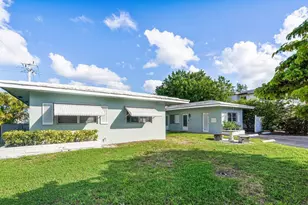 262 SE 9th Ave, Deerfield Beach, FL 33441 - Photo 3