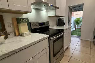 262 SE 9th Ave, Deerfield Beach, FL 33441 - Photo 5