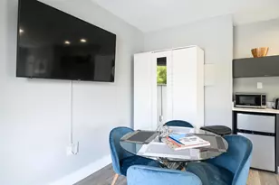 1020 N Victoria Park Rd, Fort Lauderdale, FL 33304 - Photo 7