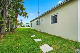 310 NW 4th Ave, Deerfield Beach, FL 33441 - Photo 3