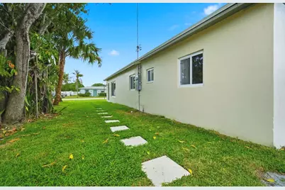 310 NW 4th Avenue, Deerfield Beach, FL 33441 - Photo 3