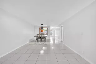 417 SW Natura Ave, Deerfield Beach, FL 33441 - Photo 9