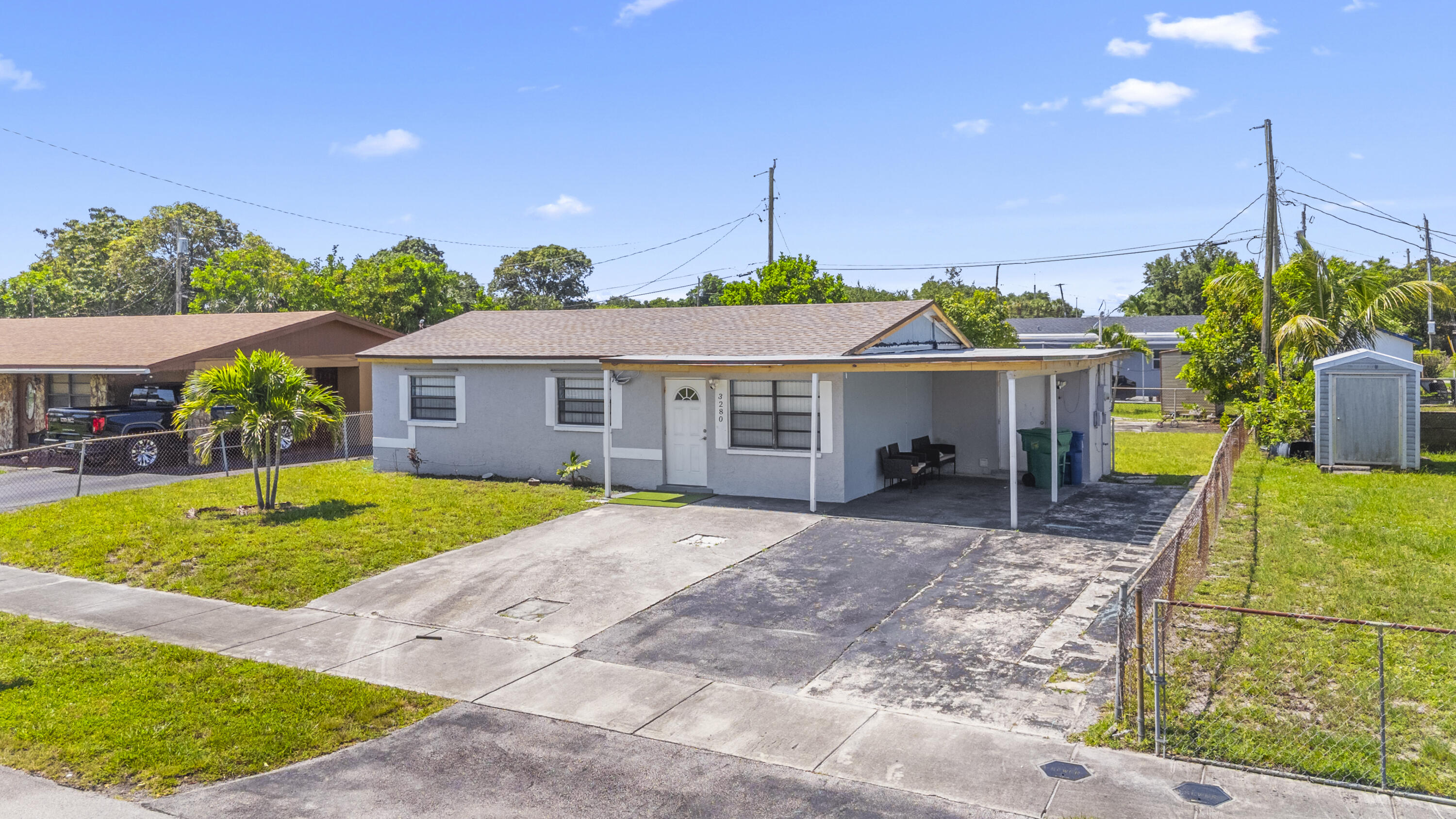 3280 NW 13th Ct main architectural view