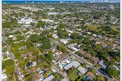262 SW 8th Street, Dania Beach, FL 33004 - Photo 5