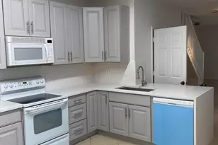 3909 Tree Top Dr, Weston, FL 33332 - Photo 3