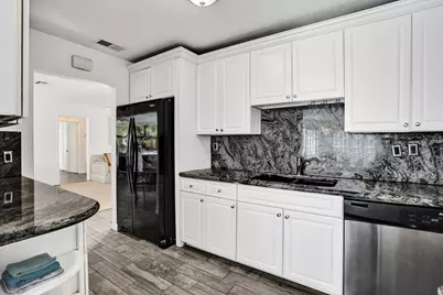 107 N Swinton Circle, Delray Beach, FL 33444 - Photo 13