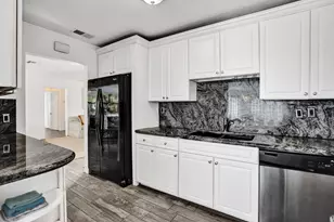 107 N Swinton Cir, Delray Beach, FL 33444 - Photo 13