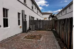 15746 SW 41st St, Miramar, FL 33027 - Photo 11