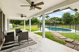 206 Parkwood Dr S, Royal Palm Beach, FL 33411 - Photo 17