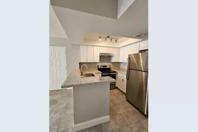 700 Executive Center Drive #23, West Palm Beach, FL 33401 - Photo 5