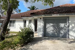 13671 Yarmouth Ct, Wellington, FL 33414 - Photo 3