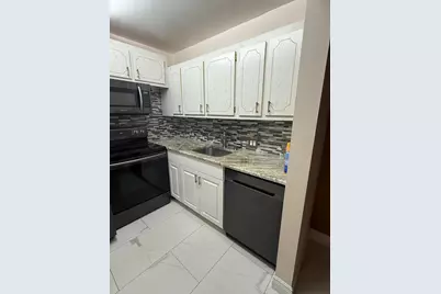 314 Dorset H, Boca Raton, FL 33434 - Photo 5