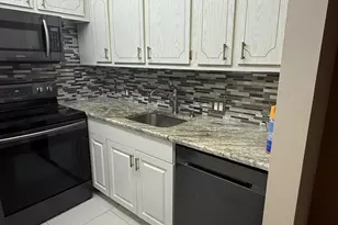314 Dorset H, Boca Raton, FL 33434 - Photo 5