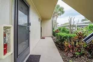 23 Plantation Dr, Vero Beach, FL 32966 - Photo 5