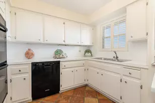 389 S Lake Dr, Palm Beach, FL 33480 - Photo 13