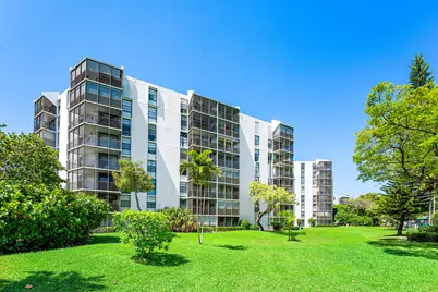 20500 W Country Club Drive #210, Aventura, FL 33180 - Photo 31