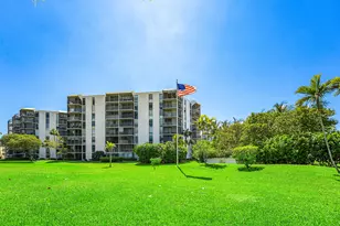 20500 W Country Club Dr, Aventura, FL 33180 - Photo 1