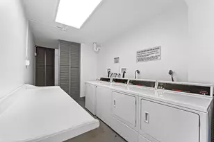 20500 W Country Club Dr, Aventura, FL 33180 - Photo 27