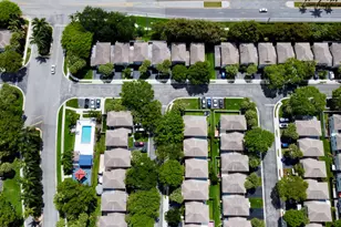 5920 S Golden Beauty Ln, Tamarac, FL 33321 - Photo 21