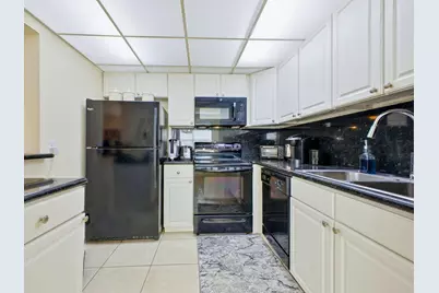 202 Brittany E, Delray Beach, FL 33446 - Photo 11