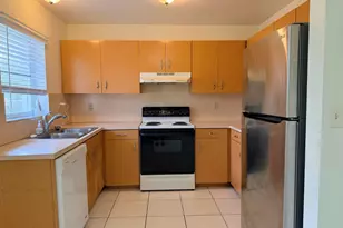 2881 NW 24th Ct, Fort Lauderdale, FL 33311 - Photo 9