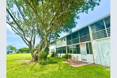 203 Farnham I #203, Deerfield Beach, FL 33442 - Photo 3