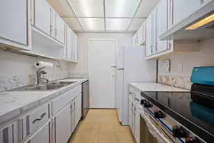 900 NE 18th Ave, Fort Lauderdale, FL 33304 - Photo 9