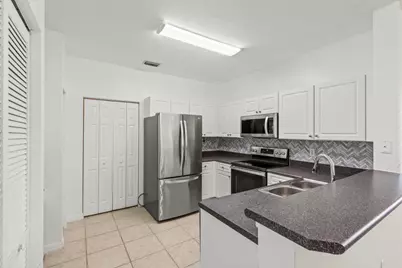 559 SE Prescott Place #559, Stuart, FL 34994 - Photo 9
