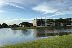 4046 Guildford C, Boca Raton, FL 33434 - Photo 3