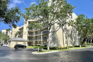 27 Royal Palm Way, Boca Raton, FL 33432 - Photo 3