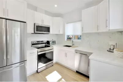 7825 Byron Avenue, Miami Beach, FL 33141 - Photo 5