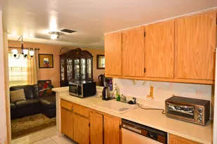 5570 NW 44th St, Lauderhill, FL 33319 - Photo 9