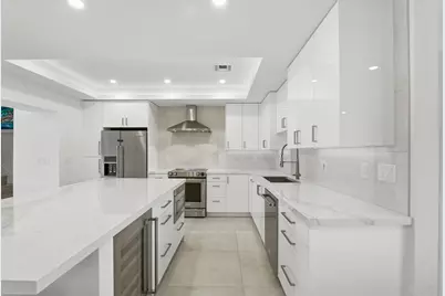 120 SE 12th Court, Pompano Beach, FL 33060 - Photo 9