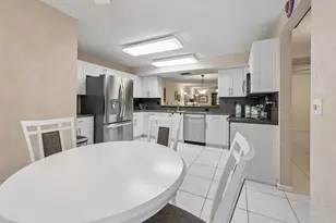 9681 E Sills Dr E, Boynton Beach, FL 33437 - Photo 3