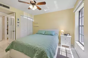9681 E Sills Dr E, Boynton Beach, FL 33437 - Photo 7