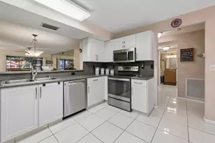 9681 E Sills Dr E, Boynton Beach, FL 33437 - Photo 5