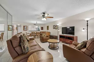 9681 E Sills Dr E, Boynton Beach, FL 33437 - Photo 13